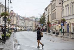 Warszawa. Krakowskie Przedmieście zamknięte. Kręcą film