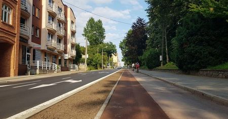 Rybnik. Ul. Bolesława Chrobrego po nowemu, zadowoleni rowerzyści
