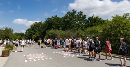 Najazd na "polskie Malediwy". Kilometr w kolejce w upale