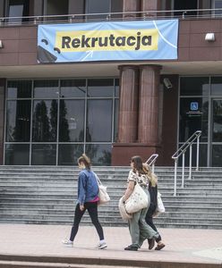 Świecą pustkami. Oto kierunki studiów, którymi nikt się nie interesuje