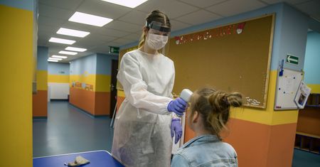 Koronawirus. Łódź: nowe zakażenia w placówkach edukacyjnych i DPS-ach
