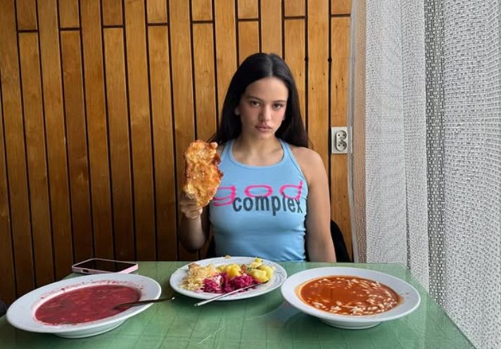 Rosalia w Barze Mlecznym Rusałka