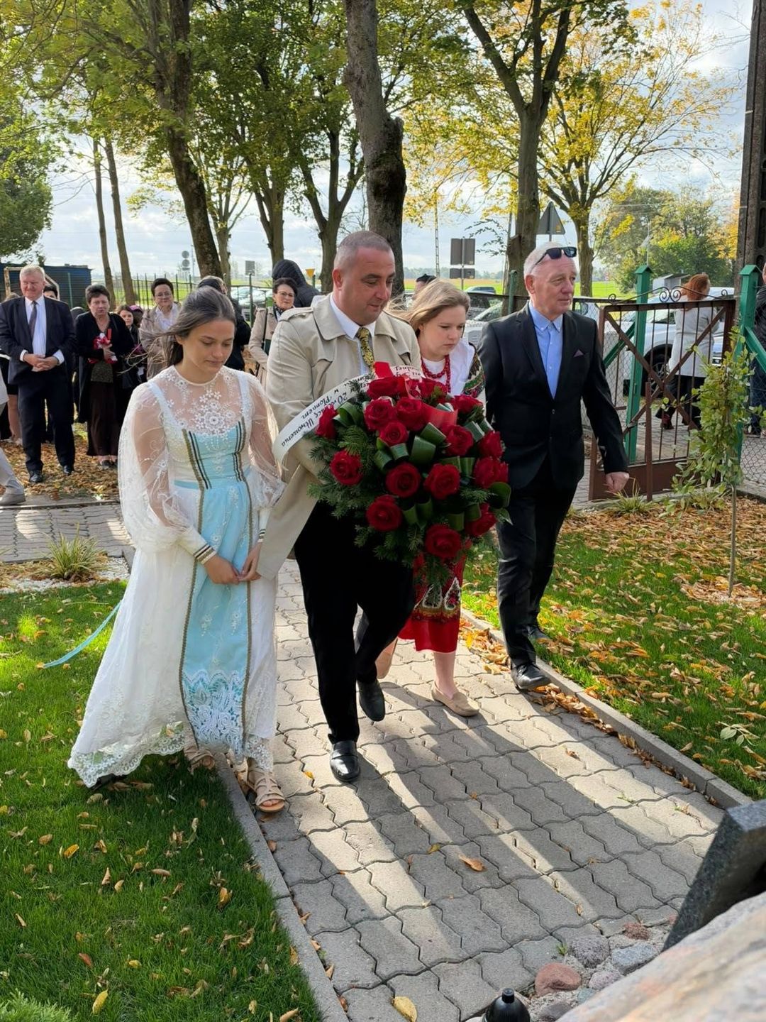 W zorganizowanie obchodów zaangażowali się m.in. artyści z Grupy Teatralnej "Noce i dnie"
