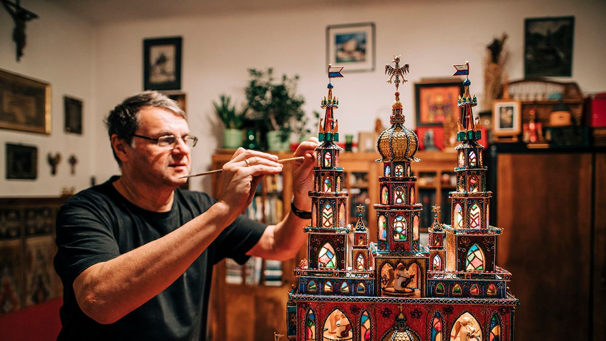 Zobacz, jak powstaje Szopka Krakowska Stanisława Malika 1