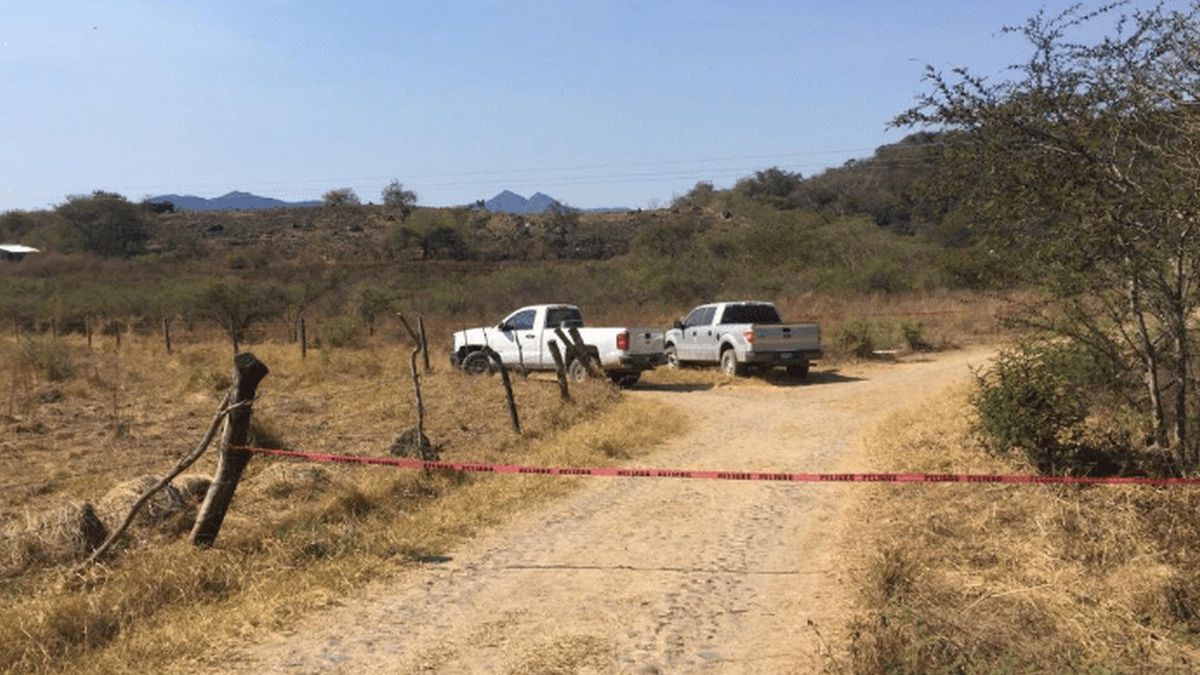 W samochodzie były szczątki siedmiu policjantów.
