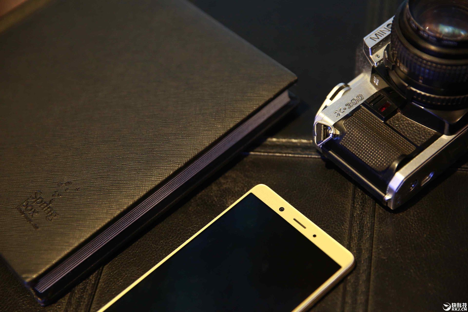 ZTE Nubia X8 to ekran 4K, Snapdragon 823, 6 GB RAM-u i... do 256 GB pamięci wbudowanej 4