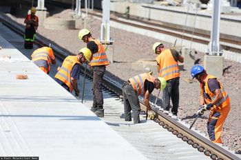 "Wysoki poziom lojalności". Coraz więcej pracowników w Polsce z tych krajów