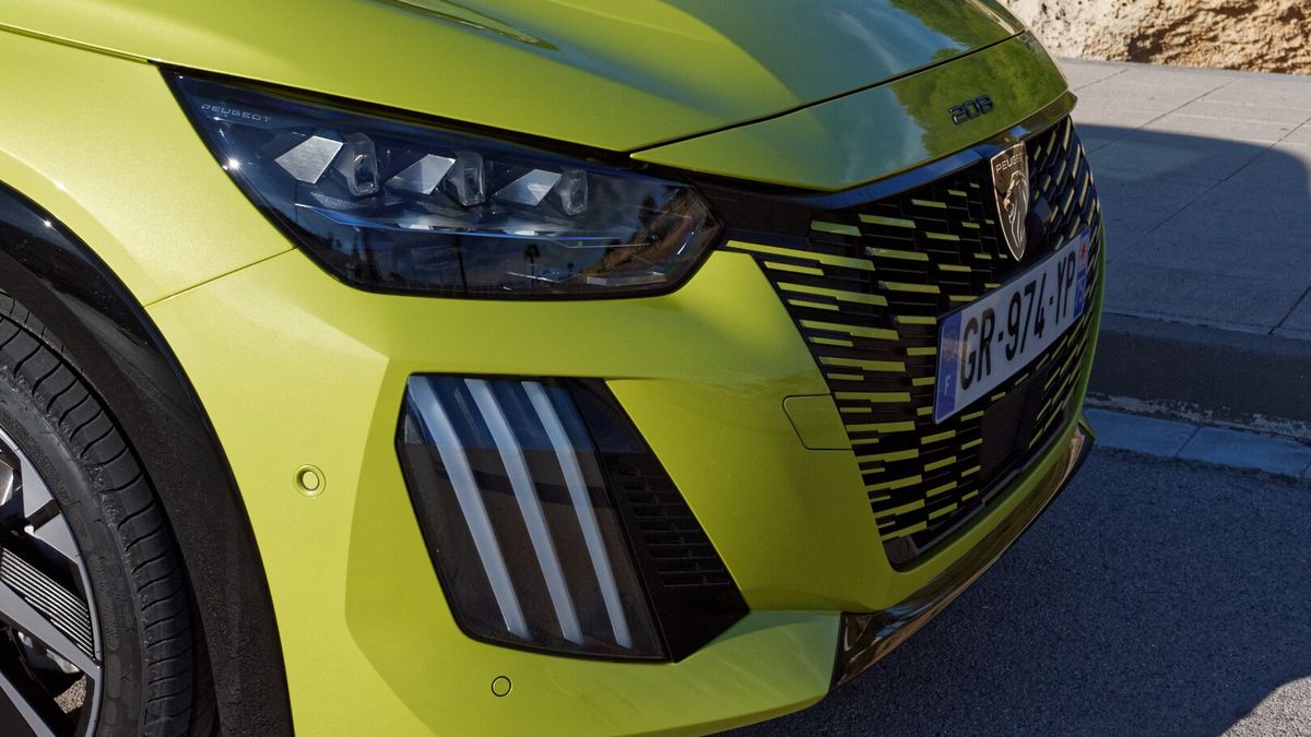 Peugeot e-208