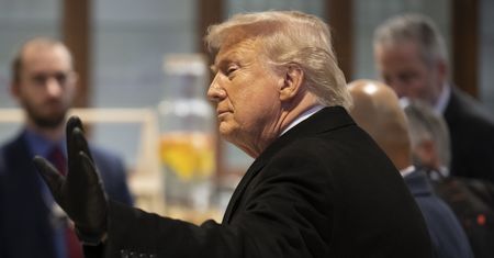 "Chiny pożrą ją żywcem". Trump grozi Kanadzie 100-proc. cłami