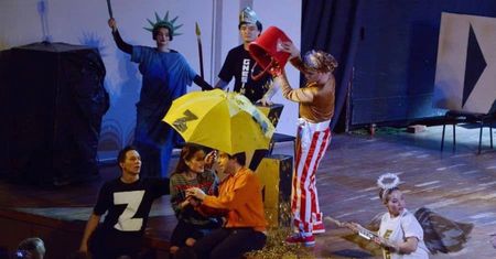Propaganda rosyjska w teatrze. Pojawił się symbol