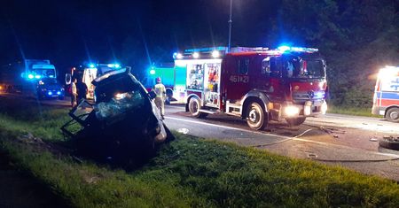 Śmiertelny wypadek na DK 7. Po czołowym zderzeniu zginęła kobieta