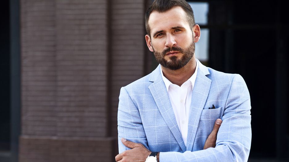Jasne, letnie marynarki zapewnią elegancki wygląd nawet w bardzo ciepły dzień
