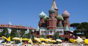 Hotel, który przypomina Kreml i Plac Czerwony. Znajduje się w Turcji