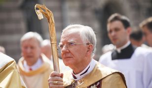 Abp Marek Jędraszewski odprawił mszę. Wcześniej miał kontakt z zakażonym?