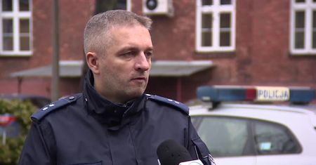 Sprawdzał bilety, został pobity kulą ortopedyczną. Krakowska policja szuka sprawców