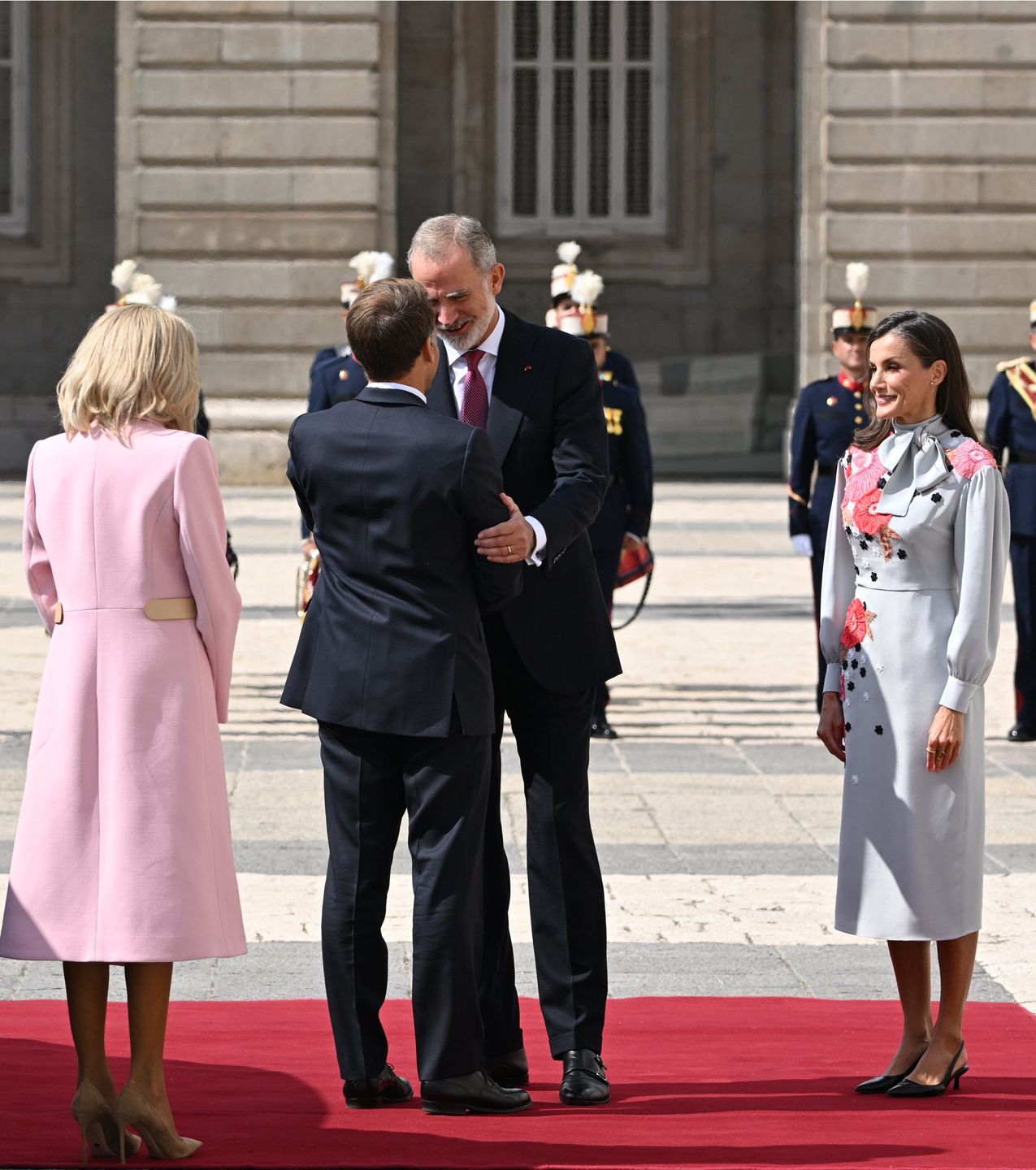 Emmanuel i Brigitte Macron spotkali się z Letycją i Filipem 