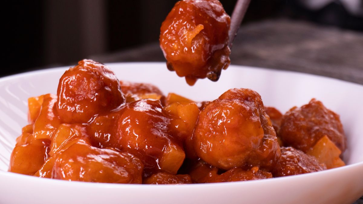 Klopsiki w sosie paprykowym to świetna alternatywa dla mielonego