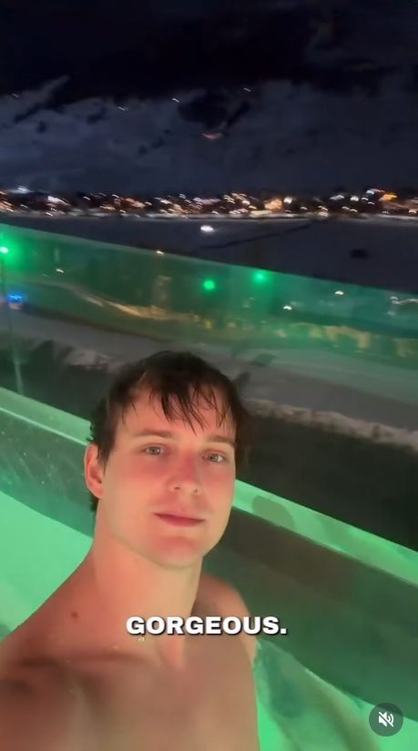 Basen w wiosce olimpijskiej