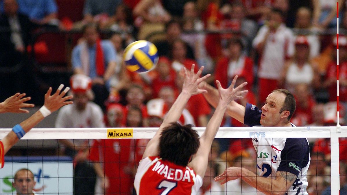 Piotr Gabrych
ADAM HAWA�EJ