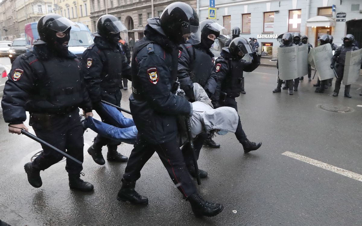 Rosja. Policja brutalnie rozprawia się z protestującymi 