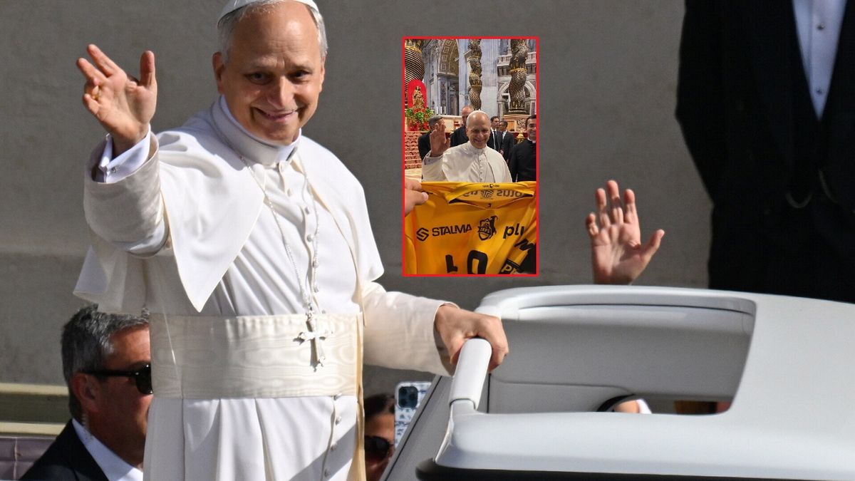 PAP / Darek Delmanowicz / Facebook / Bogdanka LUK Lublin / Na zdjęciu: Papież Leon XIV, w ramce koszulka Wilfredo Leona, którą otrzymał Papież.