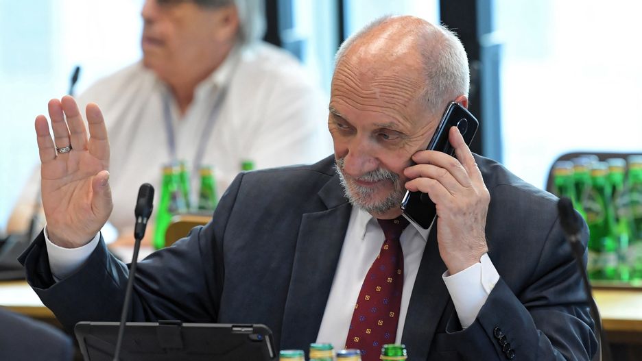 Były szef MON Antoni Macierewicz podczas sejmowej komisji obrony narodowej