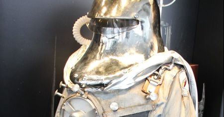 Zaginiony skafander księżycowy z lat 40. Czy skóra, płótno i guma mogły się sprawdzić w kosmosie?