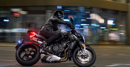 MV Agusta Brutale 1000 RS to tańsza i wygodniejsza wersja mocarnego nakeda