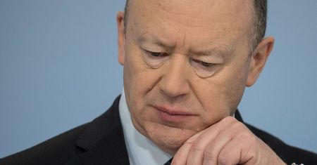 Inwestorzy mówią: "Dość". Prezes Deutsche Banku może stracić stanowisko