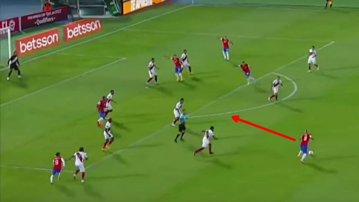 gol Arturo Vidala (Chile) w meczu z Peru
