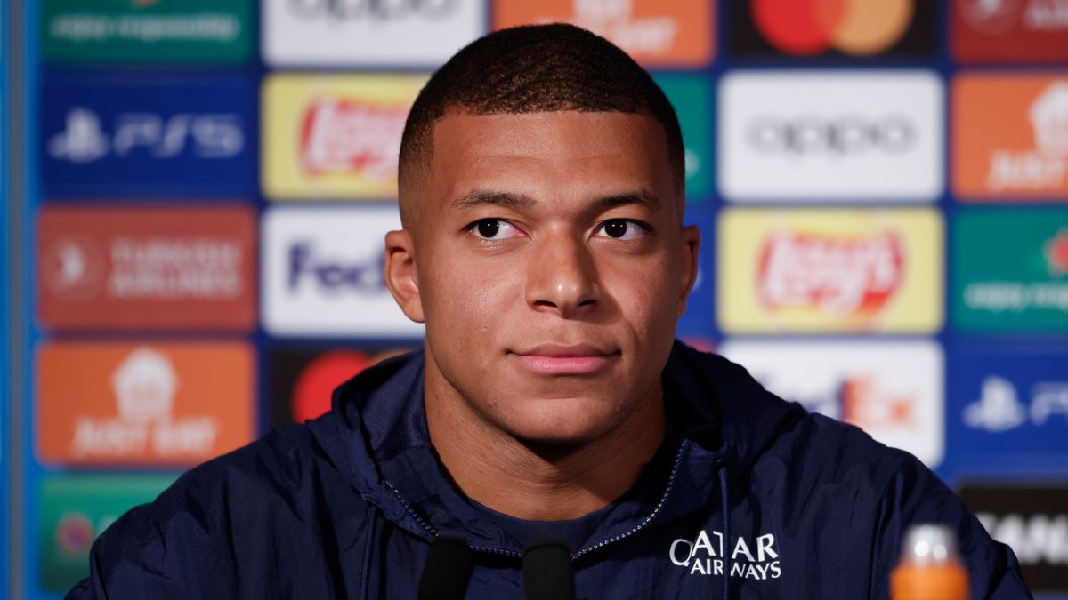 Zdjęcie okładkowe artykułu: PAP/EPA / YOAN VALAT / Na zdjęciu: Kylian Mbappe