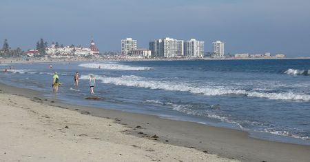 Wstrząsająca relacja. Chciał pogrzebać swoją żonę żywcem na plaży