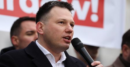 Weto ws. SAFE Nawrockiego. Tak na sprawę patrzy Mentzen