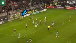 Fatalny kiks bramkarza w Bundeslidze. Długo tego nie zapomni [WIDEO]