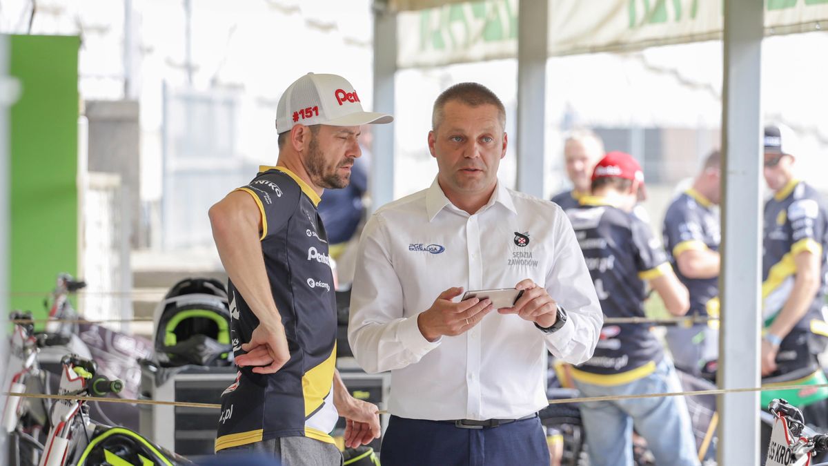 WP SportoweFakty / Tomasz Kudala / Piotr Protasiewicz i sędzia Krzysztof Meyze.