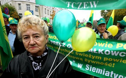 Kilkanaście tysięcy działkowców manifestuje w Warszawie