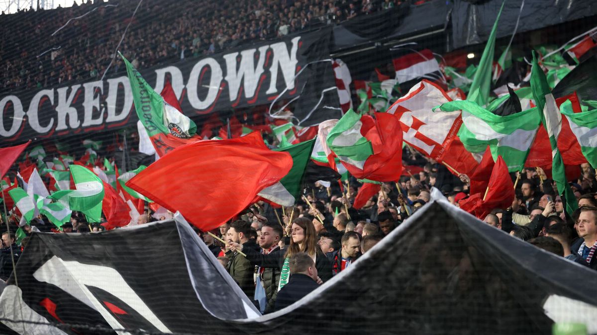 Getty Images / Photo by Joern Pollex - UEFA/UEFA via Getty Images / Na zdjęciu: kibice na de Kuip w Rotterdamie podczas meczu Ligi Mistrzów