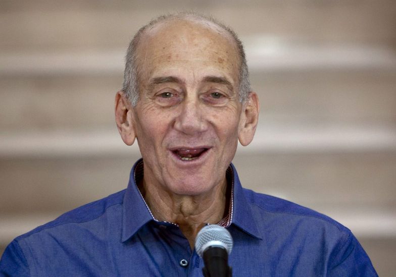 Ehud Olmert winien korupcji, ale oczyszczony z 2 zarzutów