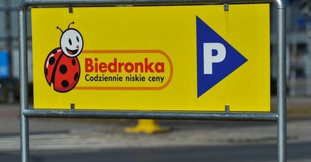 Biedronka traci rynek przez zakaz handlu. Eksperci nie wierzą w to tłumaczenie