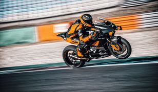 KTM RC 8C powrócił. Tym razem wyprzedał się w 2:38 min