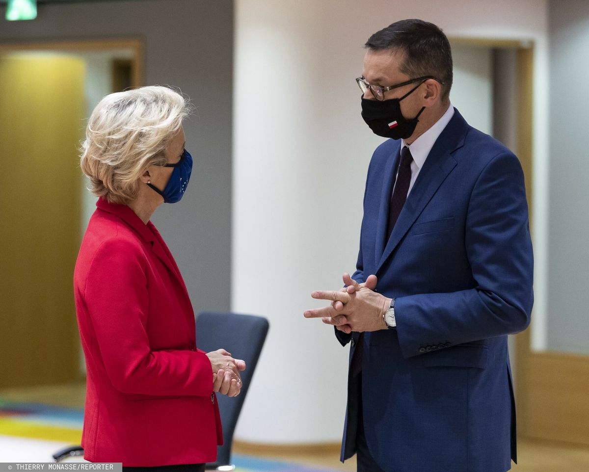 Szefowa KE Ursula von der Leyen i premier Mateusz Morawiecki podczas unijnego szczytu w Brukseli 