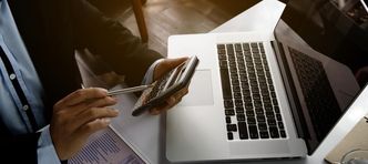 Co musisz wiedzieć zanim podpiszesz umowę? Co druga firma o tym nie pamięta