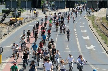 Centrum Wrocławia opanowane przez jednośladowców. Rusza Wrocławskie Święto rowerzysty. Przez miasto przejedzie peleton