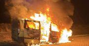 Radzymin: Pożar busa pod Warszawą. Pojazd cały był objęty ogniem