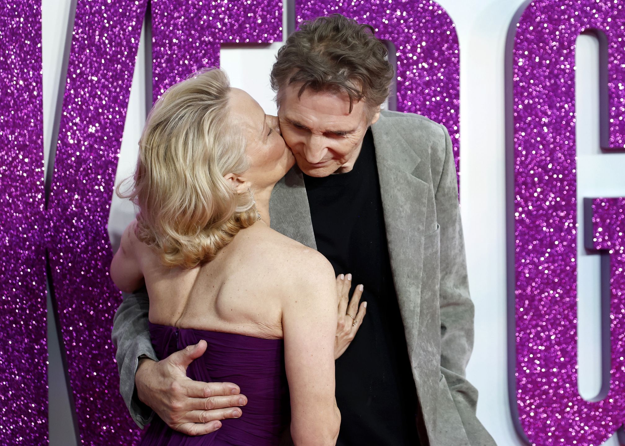 Pamela Anderson i Liam Neeson jednak są parą!