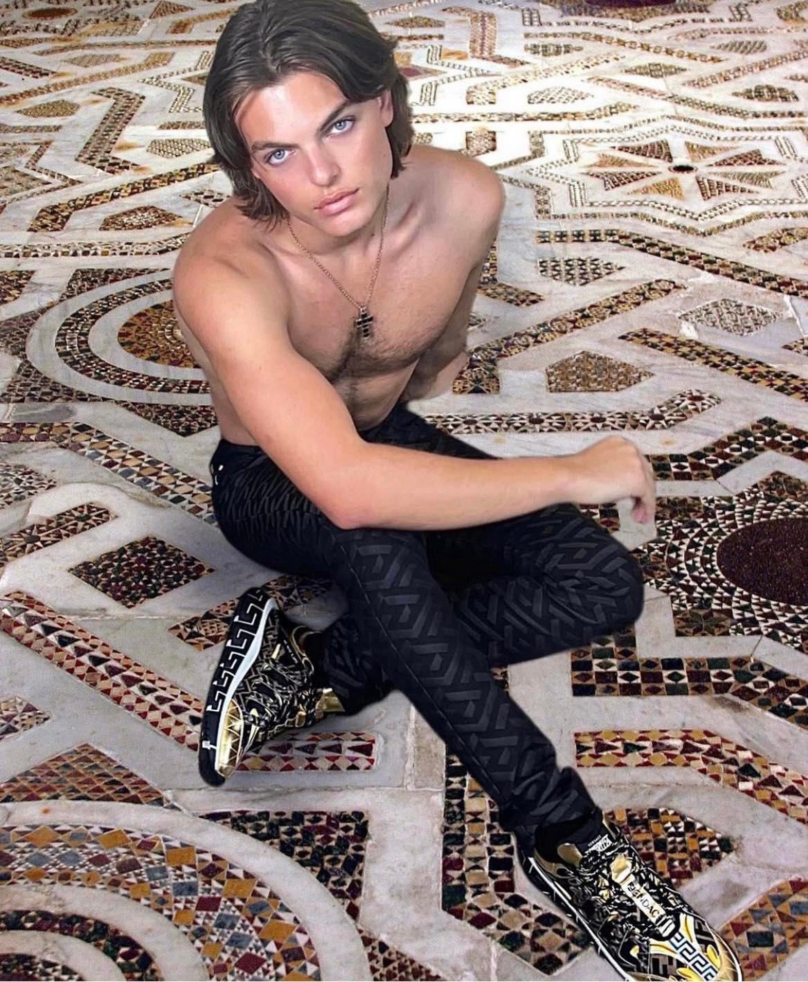 Damian Hurley
