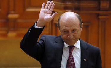 Rumunia: Prezydent Basescu przekazał czasowo władzę rywalowi