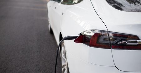 Tesla przyspiesza na polskim rynku. I nie zamierza zwalniać