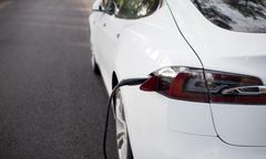 Tesla przyspiesza na polskim rynku. I nie zamierza zwalniać