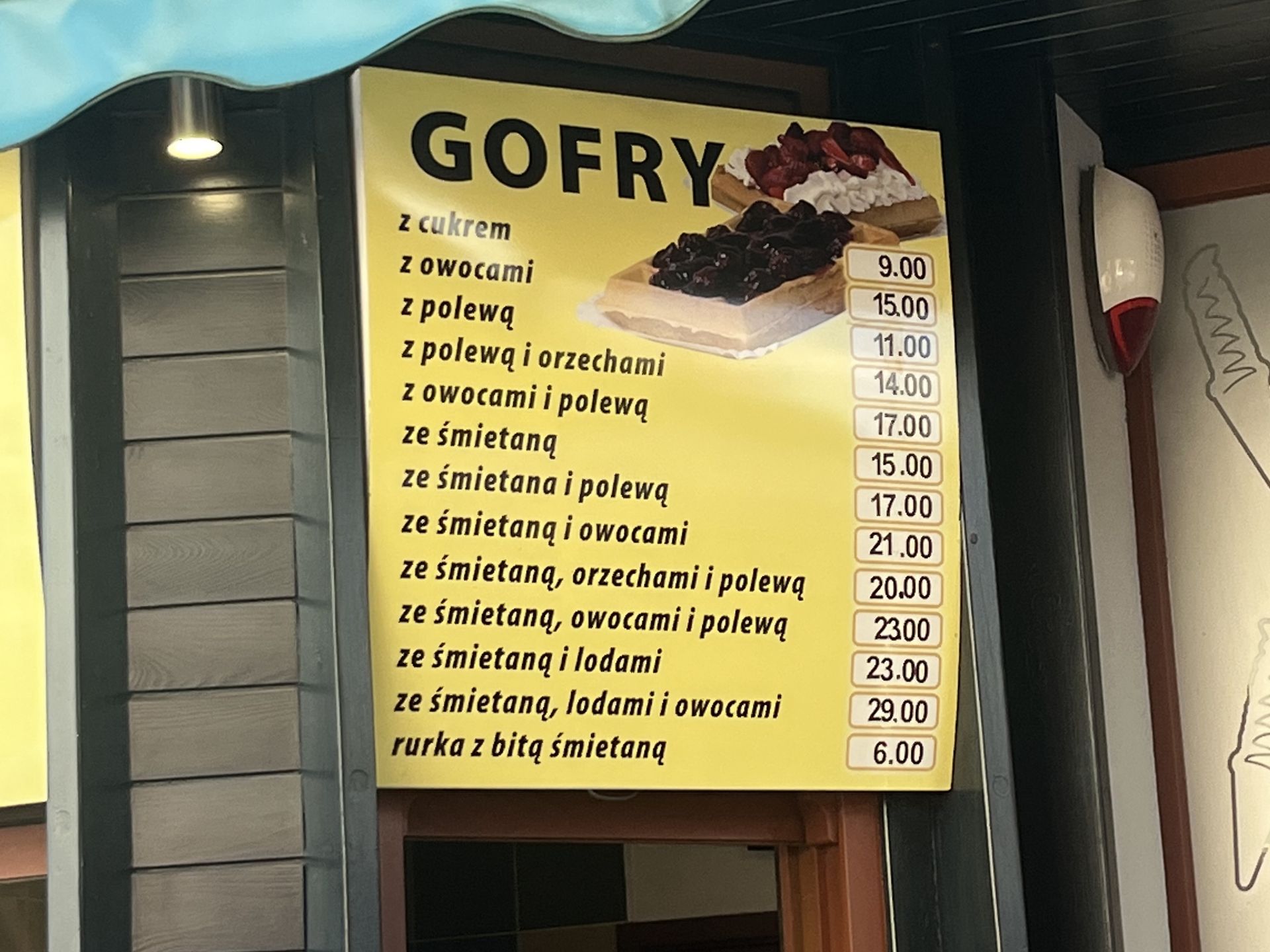 Ceny lodów i gofrów na Monciaku